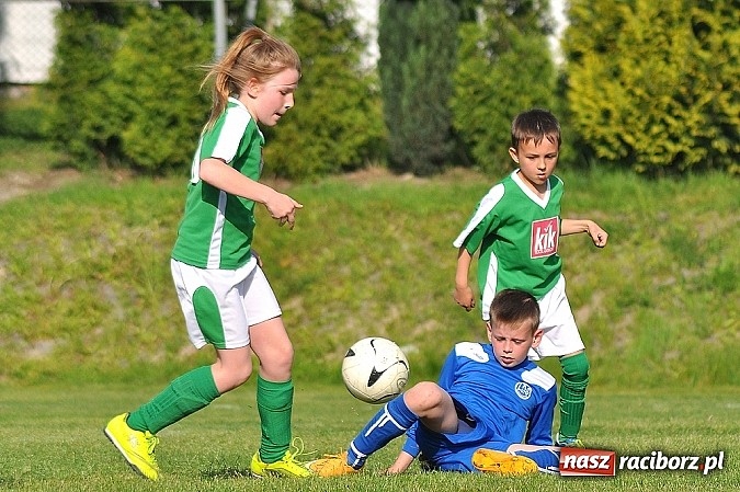 Zdjęcie w galerii na portalu naszraciborz.pl: Zacięty mecz w Markowicach. Gospodarze pokonali Górki Śląskie wiadomości z regionu
