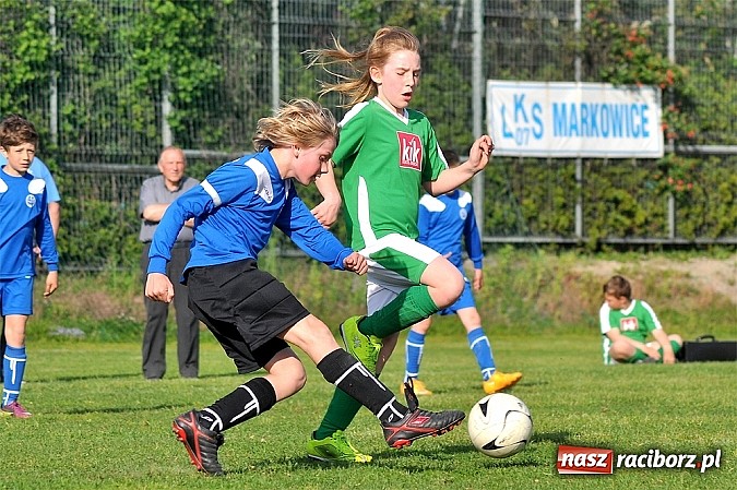 Zdjęcie w galerii na portalu naszraciborz.pl: Zacięty mecz w Markowicach. Gospodarze pokonali Górki Śląskie wiadomości z regionu