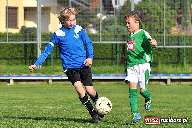 Zdjęcie w galerii na portalu naszraciborz.pl: Zacięty mecz w Markowicach. Gospodarze pokonali Górki Śląskie wiadomości z regionu