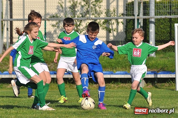 Zdjęcie w galerii na portalu naszraciborz.pl: Zacięty mecz w Markowicach. Gospodarze pokonali Górki Śląskie wiadomości z regionu