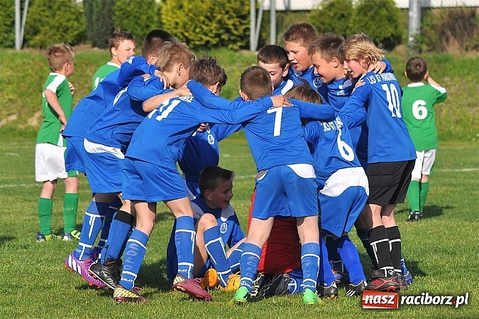 Zdjęcie w galerii na portalu naszraciborz.pl: Zacięty mecz w Markowicach. Gospodarze pokonali Górki Śląskie wiadomości z regionu