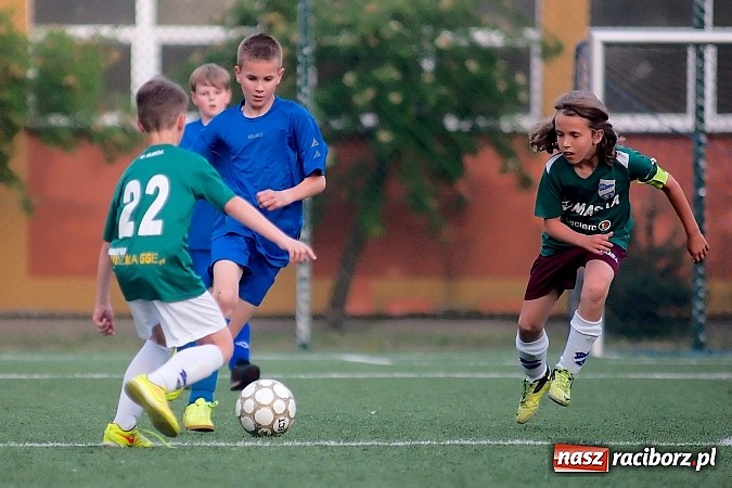 Zdjęcie w galerii na portalu naszraciborz.pl: Strzelanina przy Kasprowicza. Pietrowicki Start na kolanach wiadomości z regionu