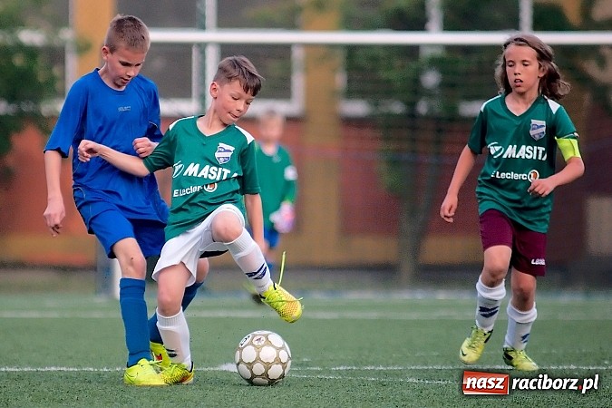 Zdjęcie w galerii na portalu naszraciborz.pl: Strzelanina przy Kasprowicza. Pietrowicki Start na kolanach wiadomości z regionu