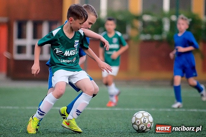 Zdjęcie w galerii na portalu naszraciborz.pl: Strzelanina przy Kasprowicza. Pietrowicki Start na kolanach wiadomości z regionu