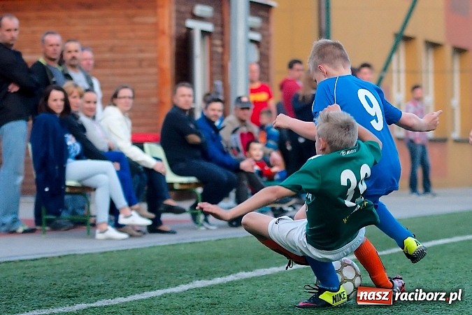 Zdjęcie w galerii na portalu naszraciborz.pl: Strzelanina przy Kasprowicza. Pietrowicki Start na kolanach wiadomości z regionu