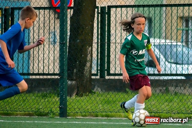 Zdjęcie w galerii na portalu naszraciborz.pl: Strzelanina przy Kasprowicza. Pietrowicki Start na kolanach wiadomości z regionu