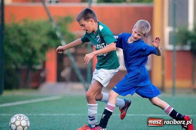 Zdjęcie w galerii na portalu naszraciborz.pl: Strzelanina przy Kasprowicza. Pietrowicki Start na kolanach wiadomości z regionu