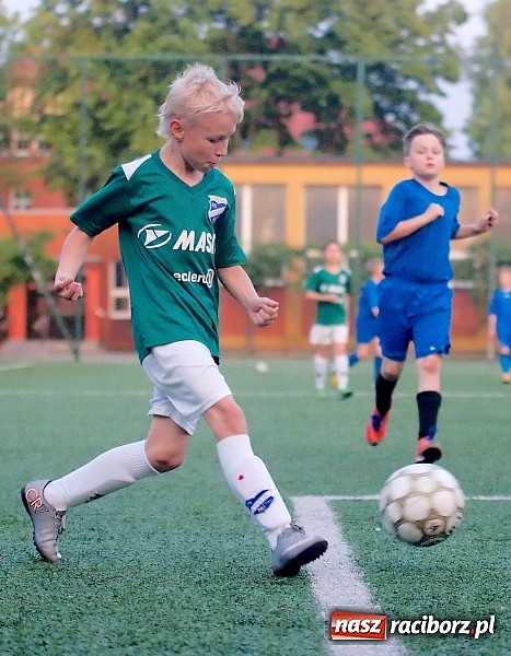 Zdjęcie w galerii na portalu naszraciborz.pl: Strzelanina przy Kasprowicza. Pietrowicki Start na kolanach wiadomości z regionu