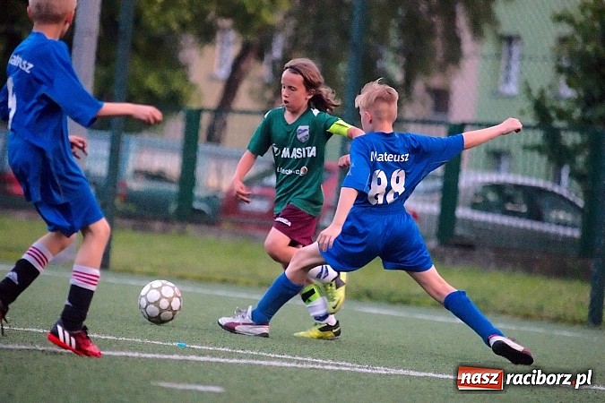 Zdjęcie w galerii na portalu naszraciborz.pl: Strzelanina przy Kasprowicza. Pietrowicki Start na kolanach wiadomości z regionu