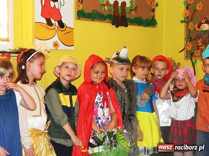 Zdjęcie w galerii na portalu naszraciborz.pl: Krawat dla Tatusia, kokarda dla Mamusi w Przedszkolu w Nędzy   wiadomości z regionu