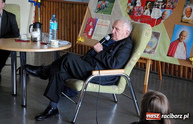 Zdjęcie w galerii na portalu naszraciborz.pl: Eugeniusz i… Lolek. Przyjaciel Karola Wojtyły gości dzisiaj w Kietrzu   wiadomości z regionu