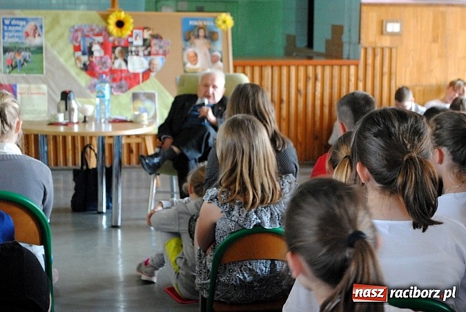 Zdjęcie w galerii na portalu naszraciborz.pl: Eugeniusz i… Lolek. Przyjaciel Karola Wojtyły gości dzisiaj w Kietrzu   wiadomości z regionu