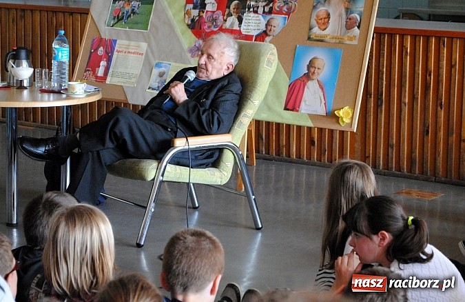 Zdjęcie w galerii na portalu naszraciborz.pl: Eugeniusz i… Lolek. Przyjaciel Karola Wojtyły gości dzisiaj w Kietrzu   wiadomości z regionu