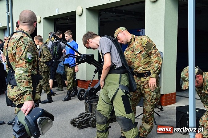 Zdjęcie w galerii na portalu naszraciborz.pl: Dzień otwartych koszar w Straży Granicznej wiadomości z regionu