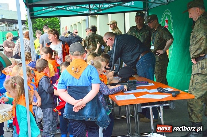 Zdjęcie w galerii na portalu naszraciborz.pl: Dzień otwartych koszar w Straży Granicznej wiadomości z regionu
