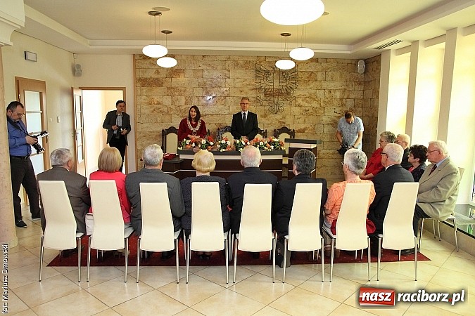 Zdjęcie w galerii na portalu naszraciborz.pl: Wspomnień czar, czyli Złote Gody w Urzędzie Stanu Cywilnego wiadomości z regionu