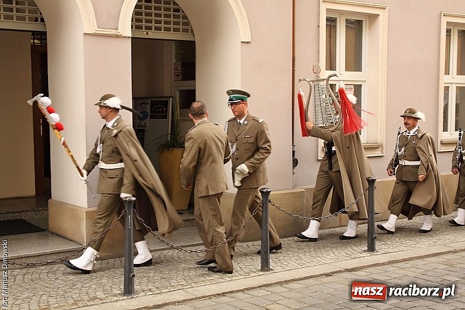 Zdjęcie w galerii na portalu naszraciborz.pl: Uroczyste obchody XXIV rocznicy powstania Straży Granicznej wiadomości z regionu