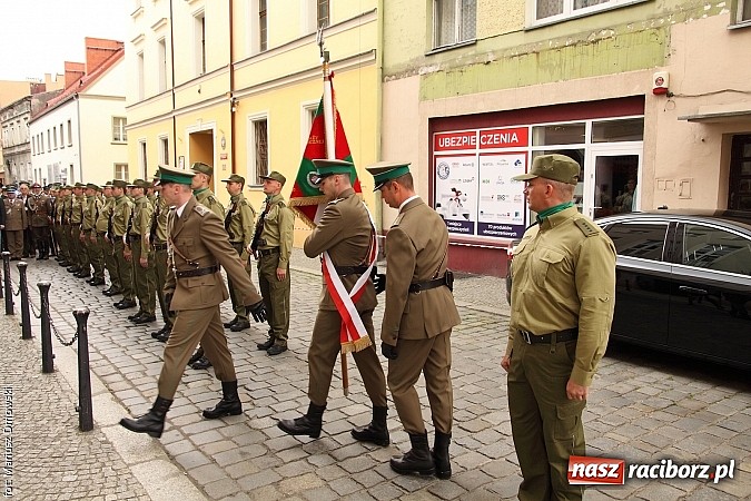 Zdjęcie w galerii na portalu naszraciborz.pl: Uroczyste obchody XXIV rocznicy powstania Straży Granicznej wiadomości z regionu