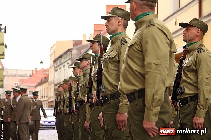 Zdjęcie w galerii na portalu naszraciborz.pl: Uroczyste obchody XXIV rocznicy powstania Straży Granicznej wiadomości z regionu