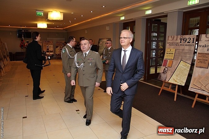 Zdjęcie w galerii na portalu naszraciborz.pl: Uroczyste obchody XXIV rocznicy powstania Straży Granicznej wiadomości z regionu