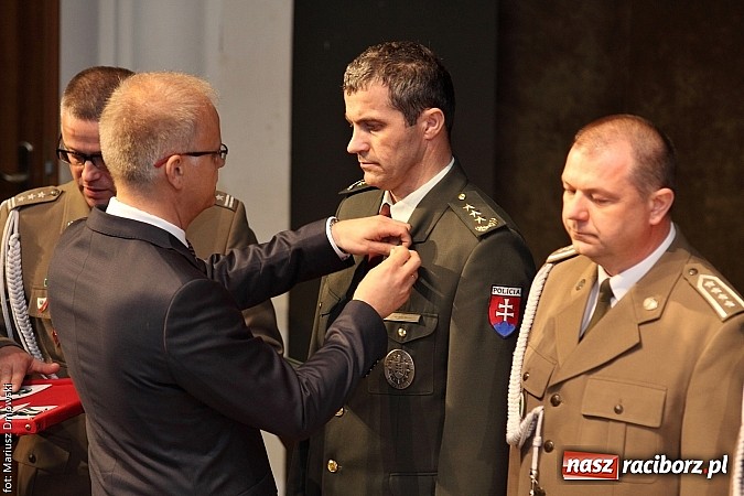 Zdjęcie w galerii na portalu naszraciborz.pl: Uroczyste obchody XXIV rocznicy powstania Straży Granicznej wiadomości z regionu