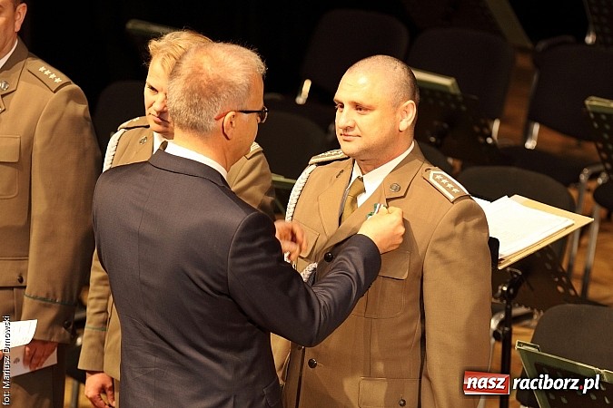 Zdjęcie w galerii na portalu naszraciborz.pl: Uroczyste obchody XXIV rocznicy powstania Straży Granicznej wiadomości z regionu