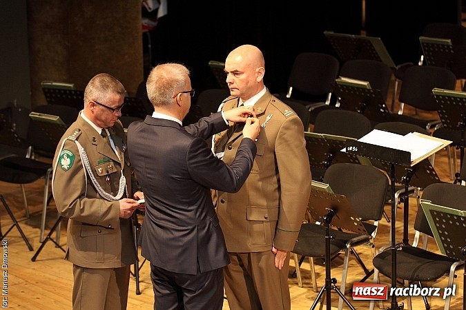Zdjęcie w galerii na portalu naszraciborz.pl: Uroczyste obchody XXIV rocznicy powstania Straży Granicznej wiadomości z regionu