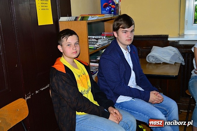 Zdjęcie w galerii na portalu naszraciborz.pl: Uczniowie gimnazjum przy Kasprowicza z niemieckim za pan brat wiadomości z regionu