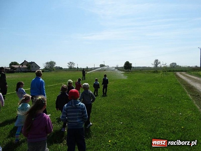 Zdjęcie w galerii na portalu naszraciborz.pl: Przedszkolaki z Budzisk w OSP  wiadomości z regionu