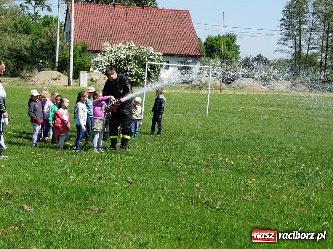 Zdjęcie w galerii na portalu naszraciborz.pl: Przedszkolaki z Budzisk w OSP  wiadomości z regionu