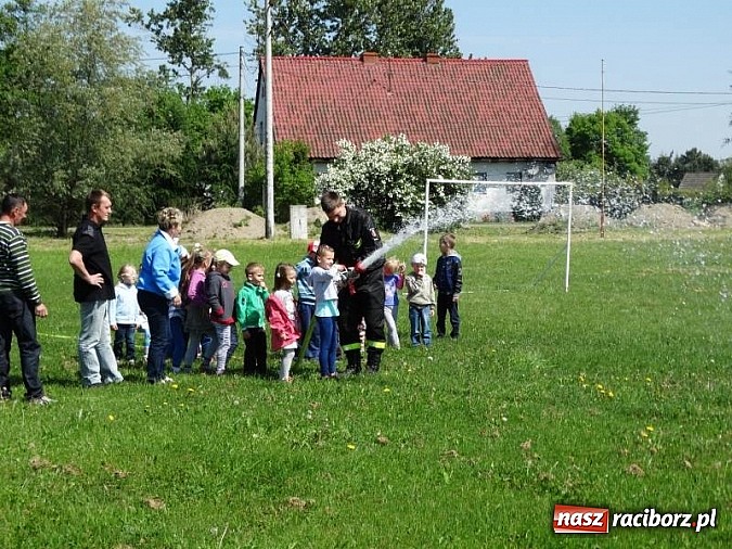 Zdjęcie w galerii na portalu naszraciborz.pl: Przedszkolaki z Budzisk w OSP  wiadomości z regionu