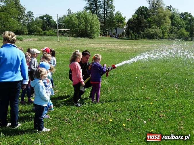 Zdjęcie w galerii na portalu naszraciborz.pl: Przedszkolaki z Budzisk w OSP  wiadomości z regionu