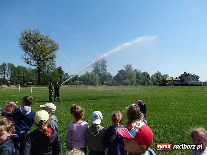 Zdjęcie w galerii na portalu naszraciborz.pl: Przedszkolaki z Budzisk w OSP  wiadomości z regionu