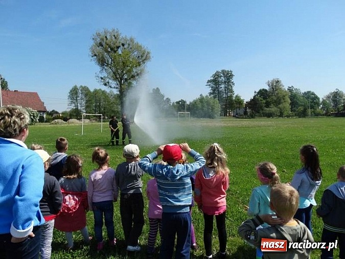 Zdjęcie w galerii na portalu naszraciborz.pl: Przedszkolaki z Budzisk w OSP  wiadomości z regionu