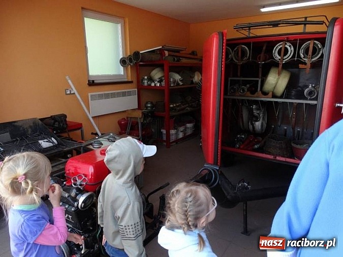 Zdjęcie w galerii na portalu naszraciborz.pl: Przedszkolaki z Budzisk w OSP  wiadomości z regionu