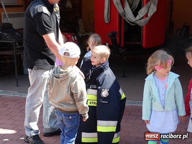 Zdjęcie w galerii na portalu naszraciborz.pl: Przedszkolaki z Budzisk w OSP  wiadomości z regionu