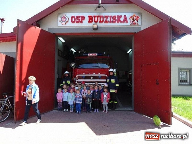 Zdjęcie w galerii na portalu naszraciborz.pl: Przedszkolaki z Budzisk w OSP  wiadomości z regionu