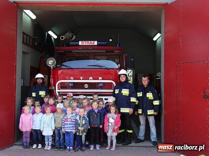 Zdjęcie w galerii na portalu naszraciborz.pl: Przedszkolaki z Budzisk w OSP  wiadomości z regionu