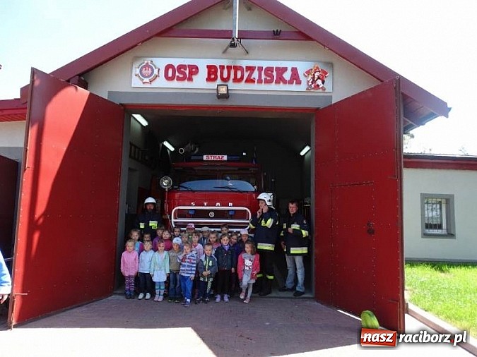 Zdjęcie w galerii na portalu naszraciborz.pl: Przedszkolaki z Budzisk w OSP  wiadomości z regionu