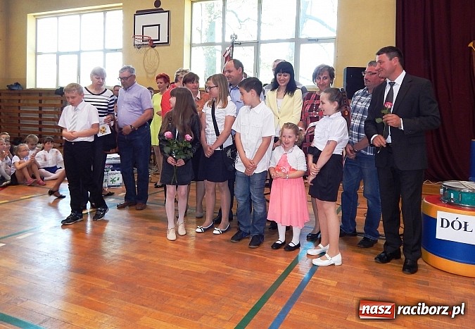 Zdjęcie w galerii na portalu naszraciborz.pl: Wolnoć Tomku? Święto szkoły w Nędzy z pompą wiadomości z regionu