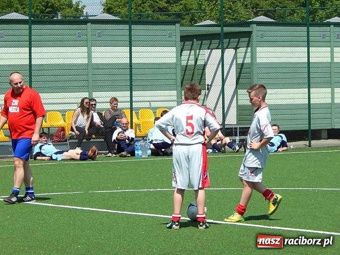 Zdjęcie w galerii na portalu naszraciborz.pl: Wolnoć Tomku? Święto szkoły w Nędzy z pompą wiadomości z regionu