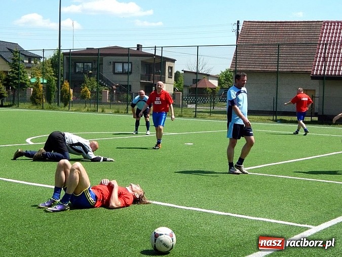 Zdjęcie w galerii na portalu naszraciborz.pl: Wolnoć Tomku? Święto szkoły w Nędzy z pompą wiadomości z regionu