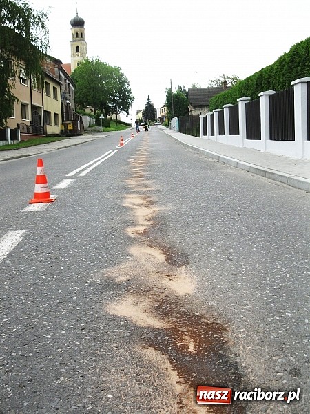 Zdjęcie w galerii na portalu naszraciborz.pl: Plama w Tworkowie, czyli dwie interwencje strażaków w ostatniej dobie wiadomości z regionu