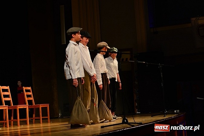 Zdjęcie w galerii na portalu naszraciborz.pl: Koncert laureatów VIII Powiatowego Festiwalu Twórczości Artystycznej  wiadomości z regionu