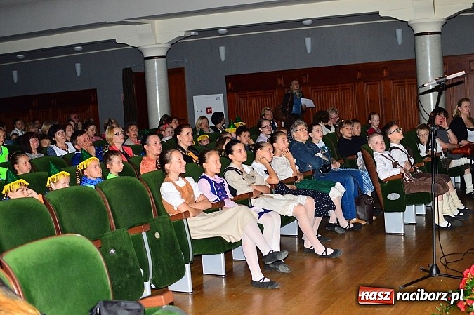 Zdjęcie w galerii na portalu naszraciborz.pl: Koncert laureatów VIII Powiatowego Festiwalu Twórczości Artystycznej  wiadomości z regionu