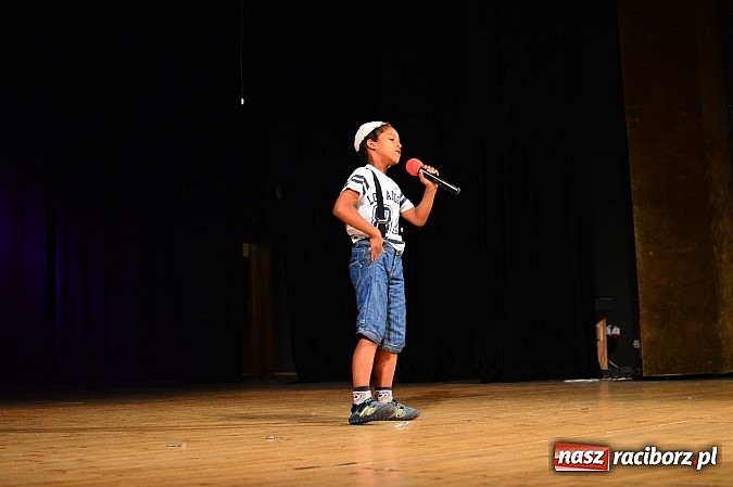 Zdjęcie w galerii na portalu naszraciborz.pl: Koncert laureatów VIII Powiatowego Festiwalu Twórczości Artystycznej  wiadomości z regionu