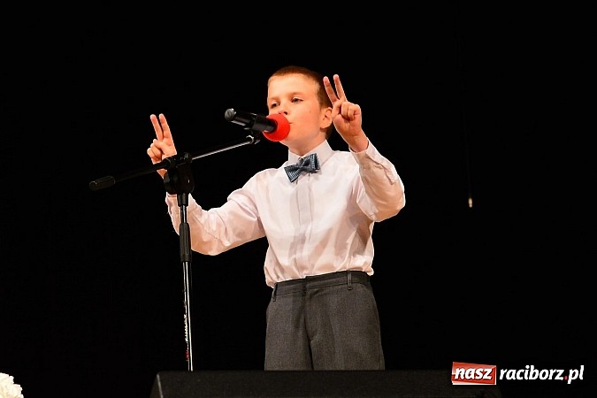 Zdjęcie w galerii na portalu naszraciborz.pl: Koncert laureatów VIII Powiatowego Festiwalu Twórczości Artystycznej  wiadomości z regionu