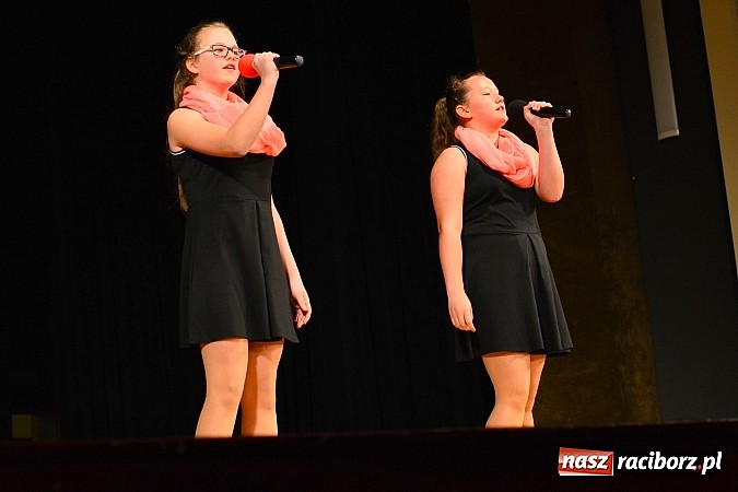 Zdjęcie w galerii na portalu naszraciborz.pl: Koncert laureatów VIII Powiatowego Festiwalu Twórczości Artystycznej  wiadomości z regionu