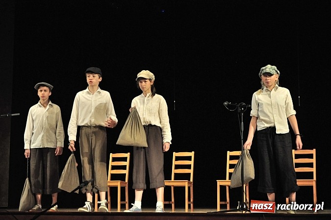 Zdjęcie w galerii na portalu naszraciborz.pl: Koncert laureatów VIII Powiatowego Festiwalu Twórczości Artystycznej  wiadomości z regionu