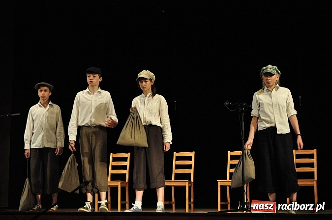 Zdjęcie w galerii na portalu naszraciborz.pl: Koncert laureatów VIII Powiatowego Festiwalu Twórczości Artystycznej  wiadomości z regionu